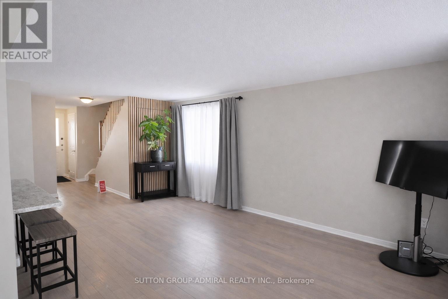 133 Columbia Road, Barrie (Holly), Ontario  L4N 8E3 - Photo 5 - S12693736