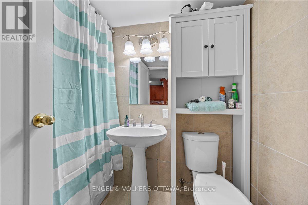 908 - 158a Mcarthur Avenue E, Ottawa, Ontario K1L 7E7 - Photo 5 - X12744290