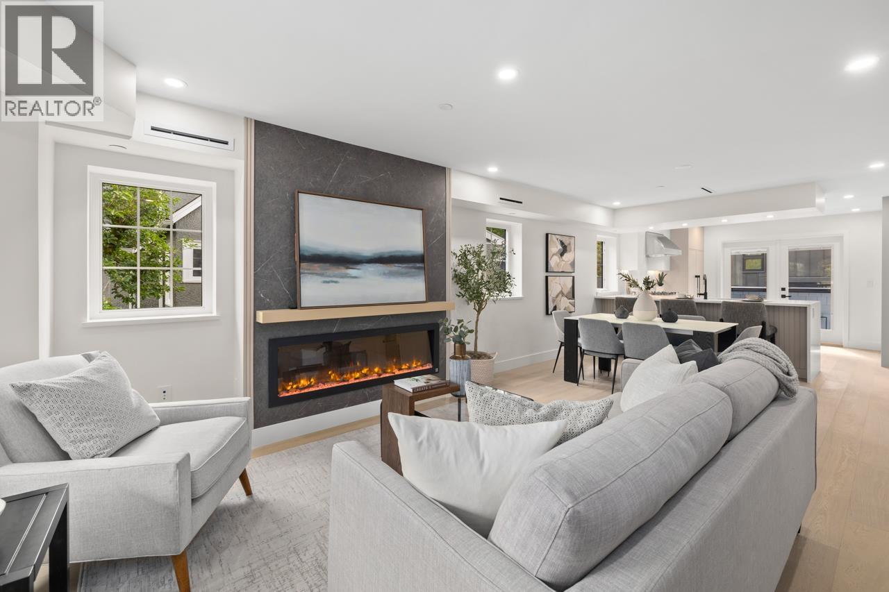 2436 W 49th Avenue, Vancouver, British Columbia  V6M 2V3 - Photo 3 - R3085036