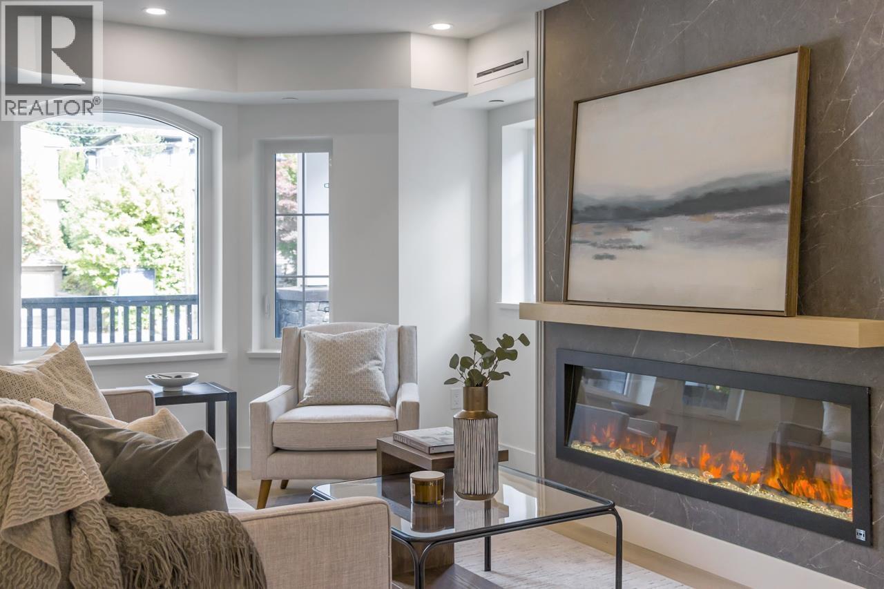 2436 W 49th Avenue, Vancouver, British Columbia  V6M 2V3 - Photo 6 - R3085036