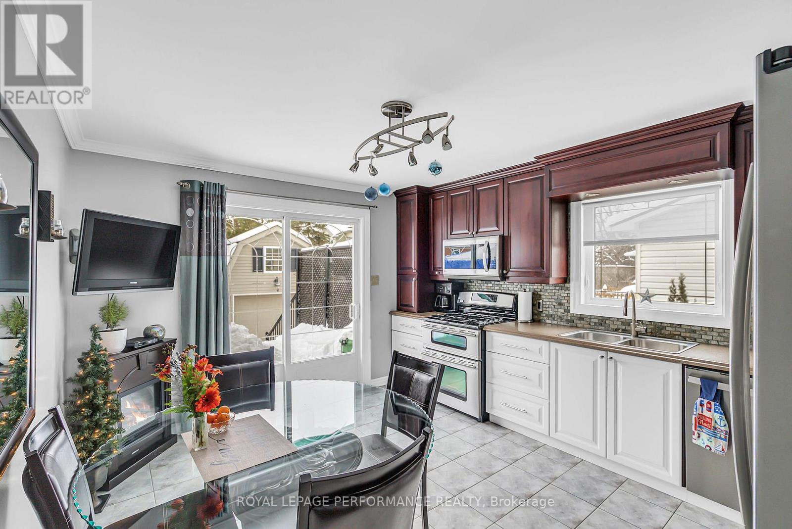 220 Dunbar Avenue, Cornwall, Ontario  K6H 7A2 - Photo 10 - X12633740