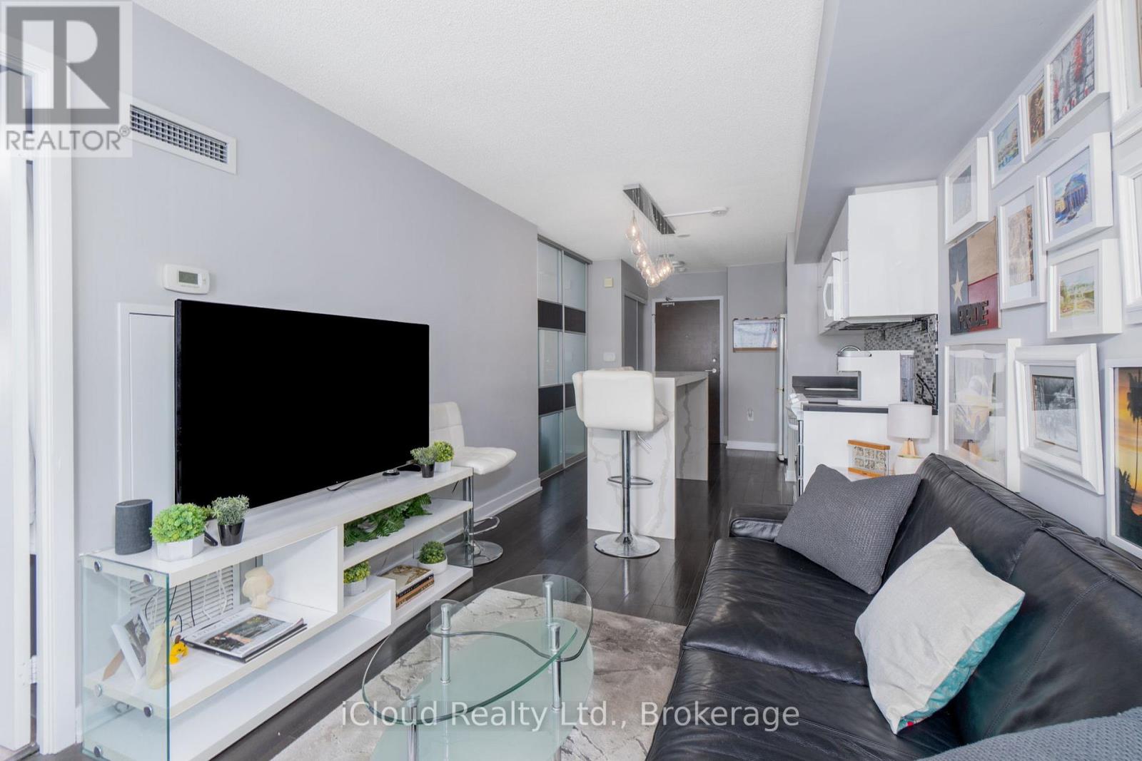 3010 - 21 Iceboat Terrace, Toronto, Ontario  M5V 4A9 - Photo 6 - C12744292