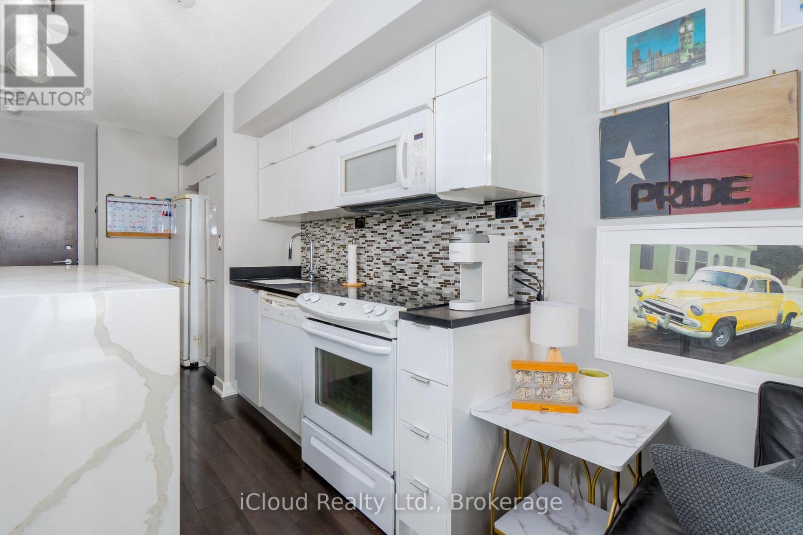 3010 - 21 Iceboat Terrace, Toronto, Ontario  M5V 4A9 - Photo 8 - C12744292