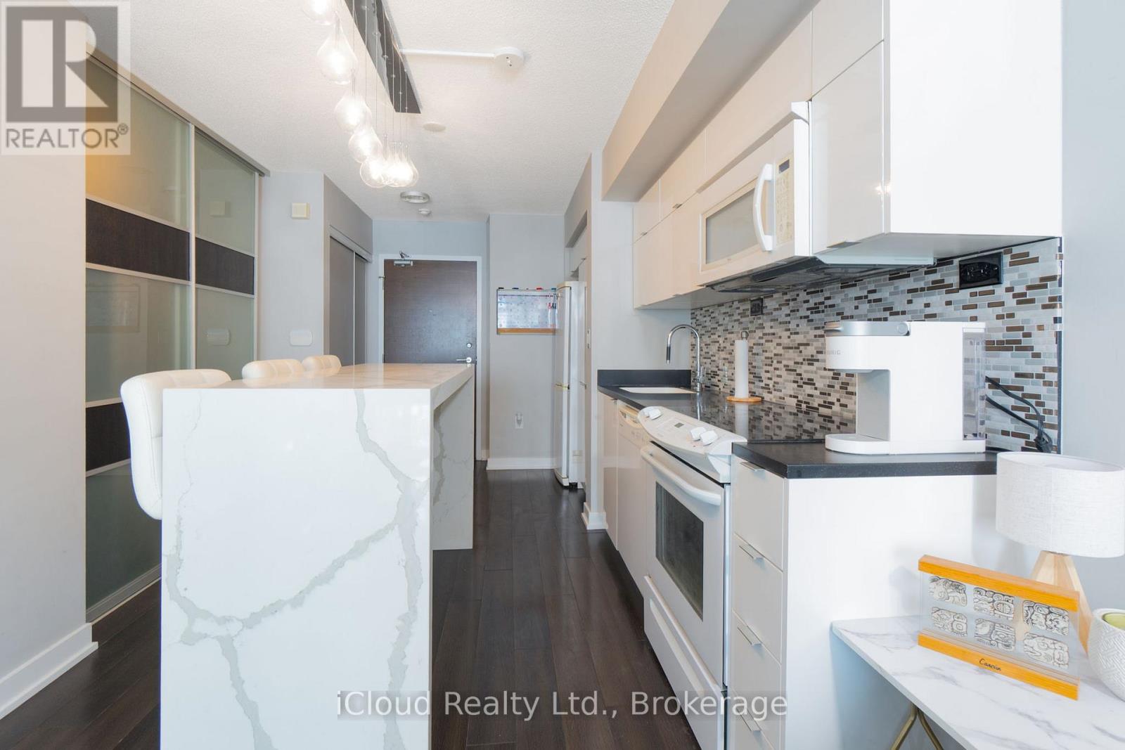 3010 - 21 Iceboat Terrace, Toronto, Ontario  M5V 4A9 - Photo 9 - C12744292