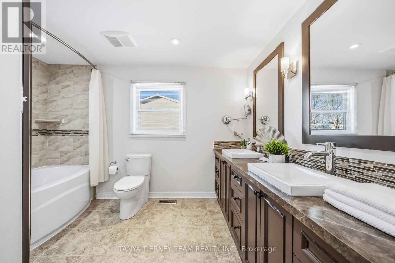 748 Bennett Crescent, Oshawa, Ontario  L1K 1T6 - Photo 34 - E12744308