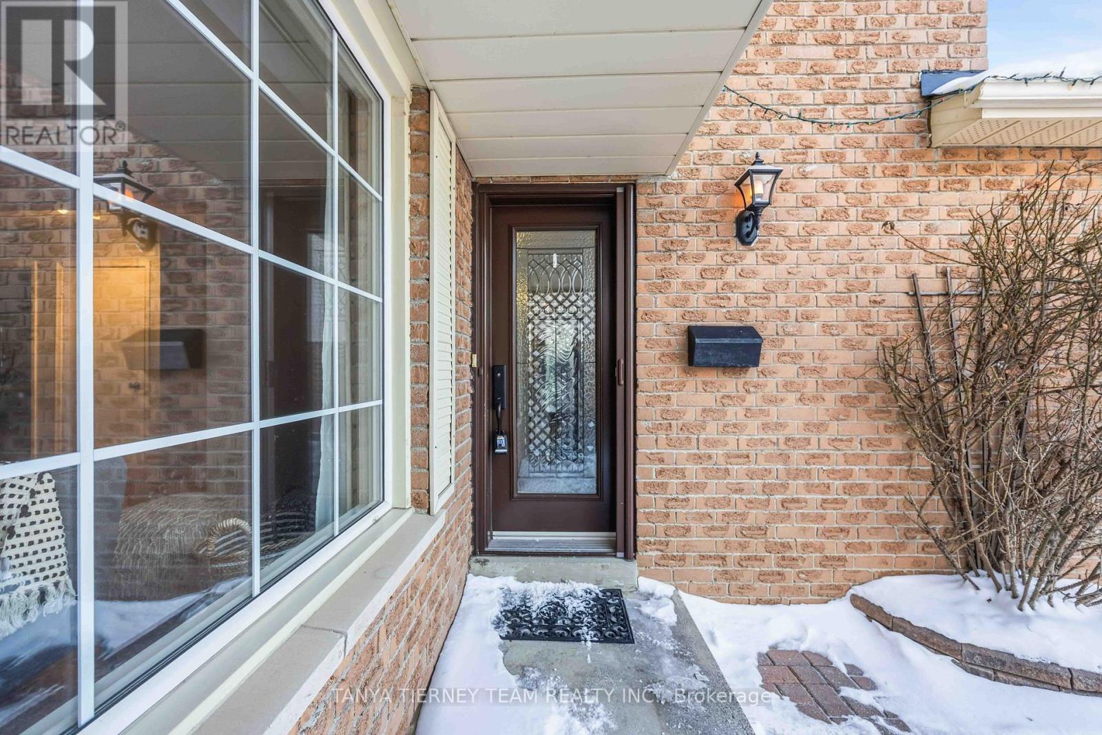 748 Bennett Crescent, Oshawa, Ontario  L1K 1T6 - Photo 5 - E12744308