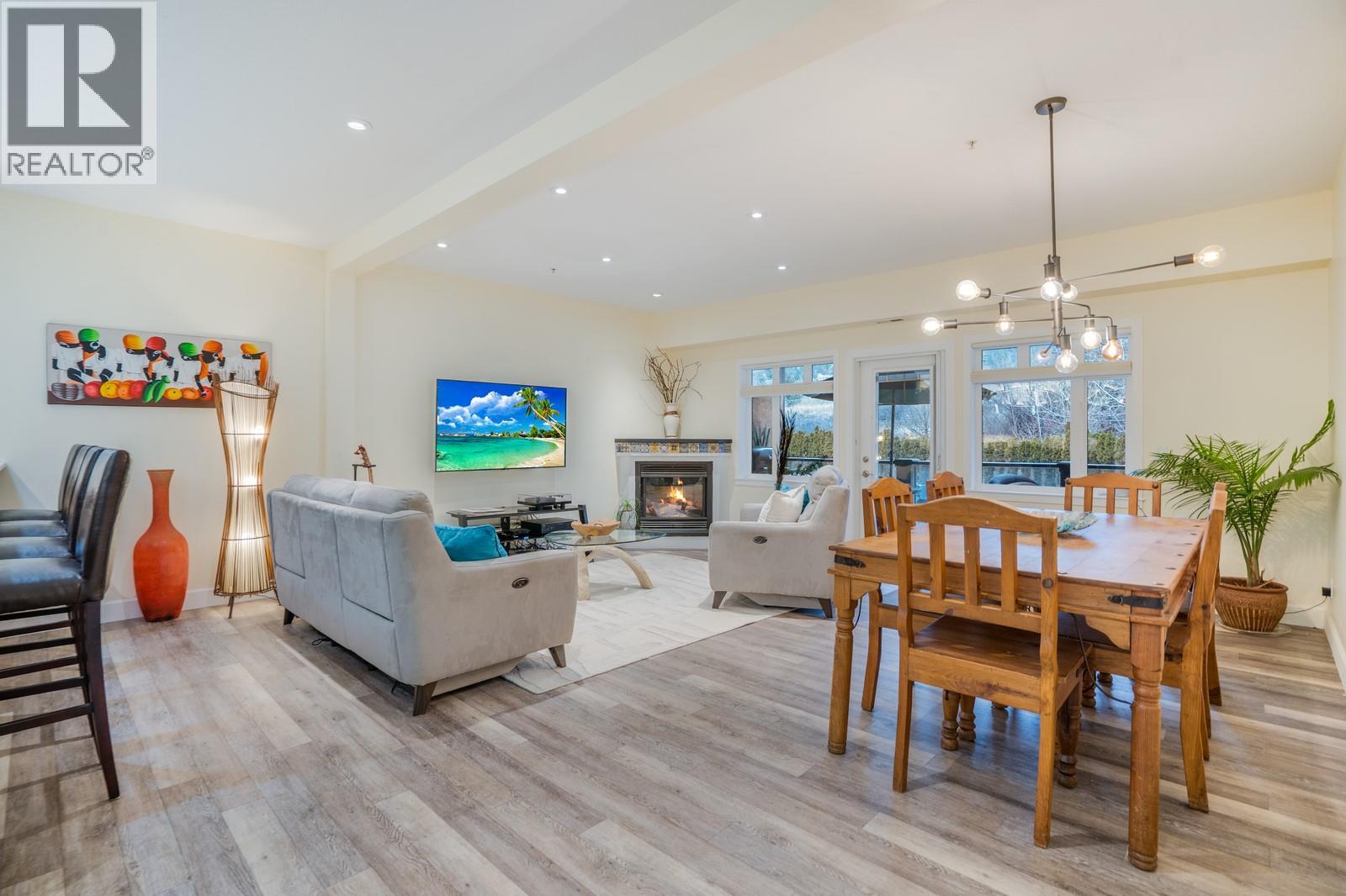 3996 Beach Avenue Unit# 202, Peachland, British Columbia  V0H 1X1 - Photo 4 - 10373554