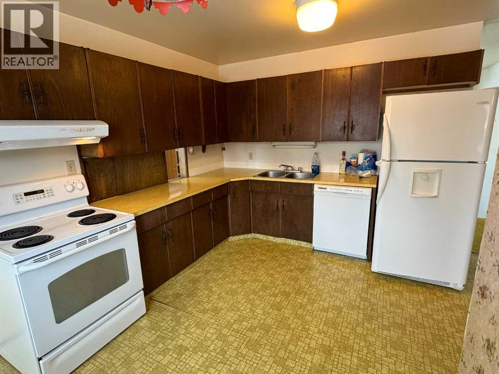 8005 94 Street, Peace River, Alberta  T8S 1E8 - Photo 6 - A2263376