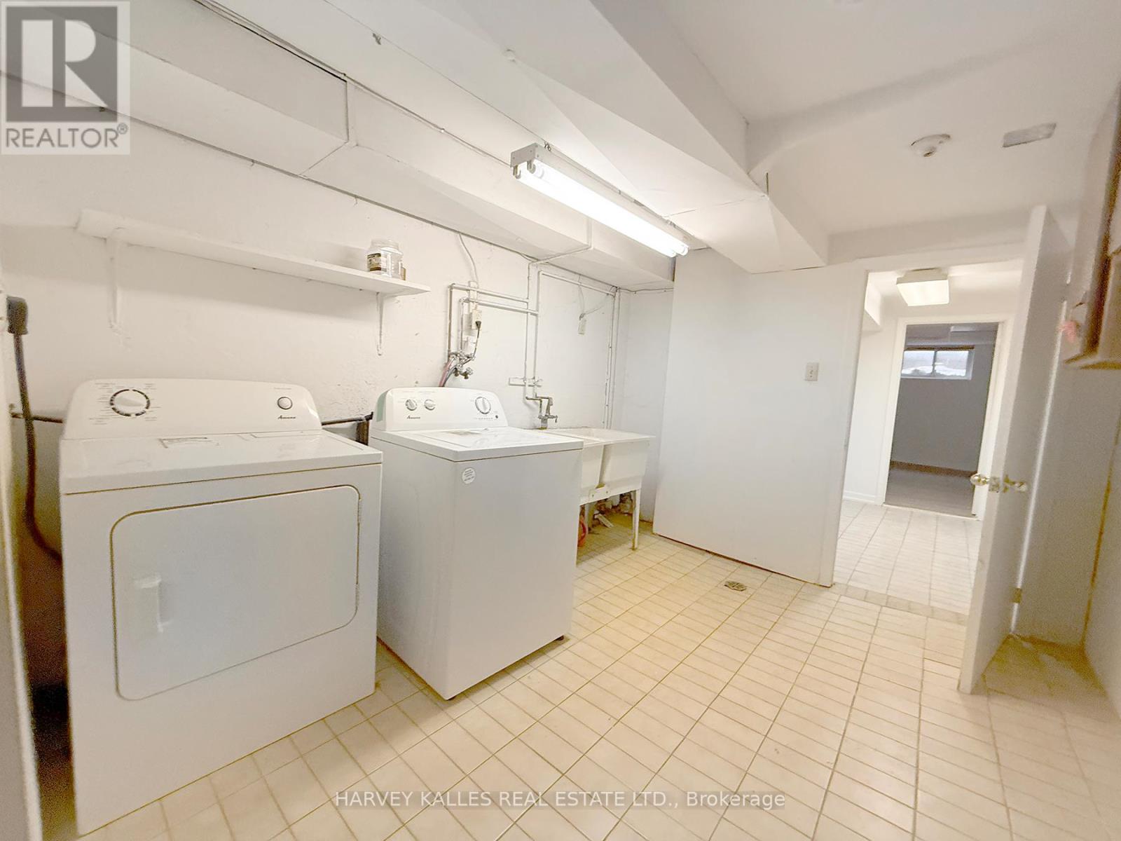 Lower - 214 Dixon Road, Toronto, Ontario  M9P 2M1 - Photo 10 - W12744280