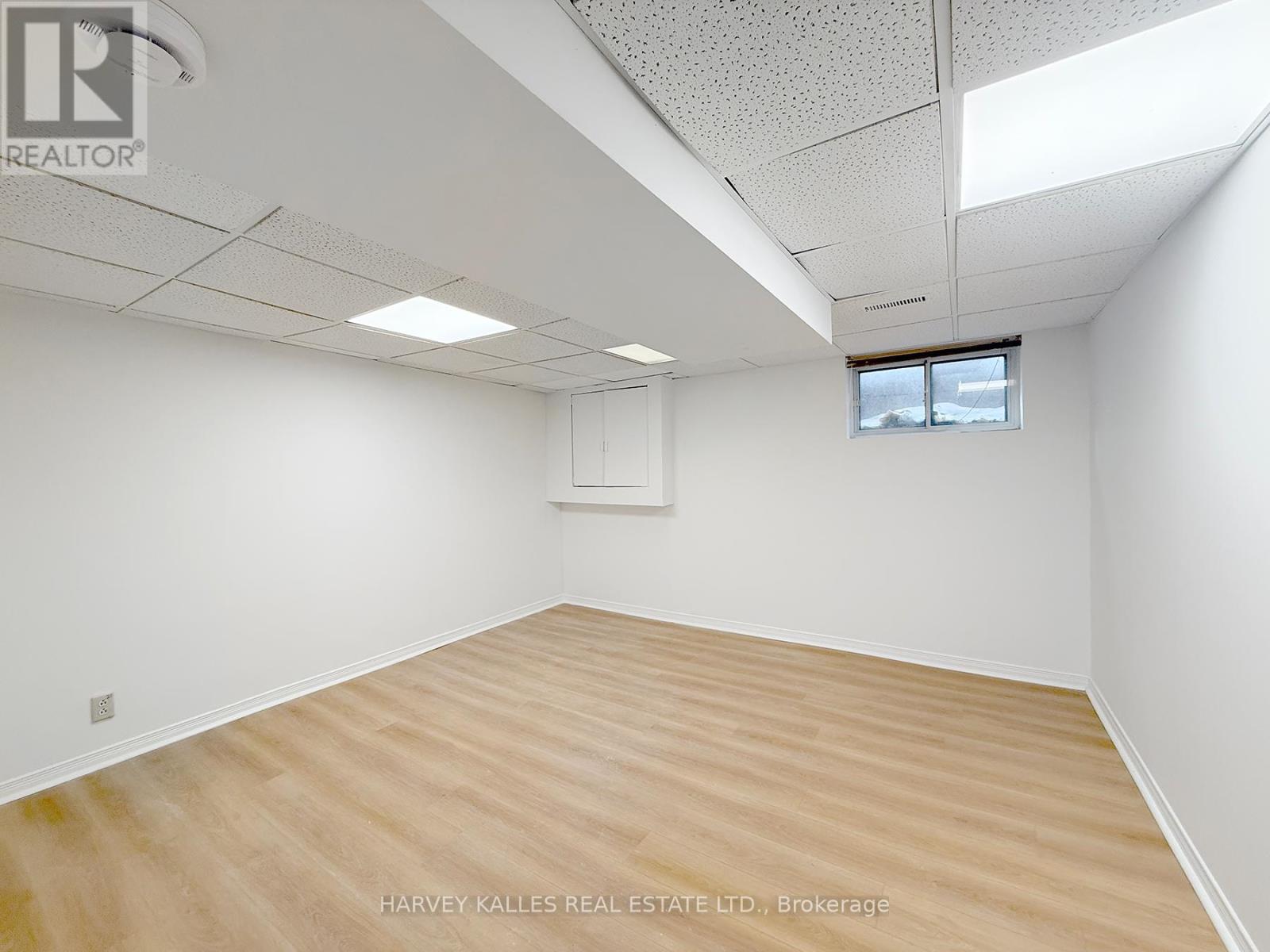 Lower - 214 Dixon Road, Toronto, Ontario  M9P 2M1 - Photo 7 - W12744280