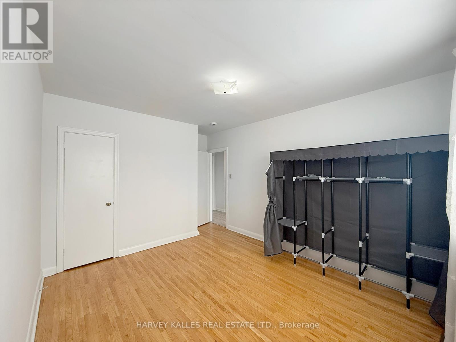 Main - 214 Dixon Road, Toronto, Ontario  M9P 2M1 - Photo 12 - W12744282