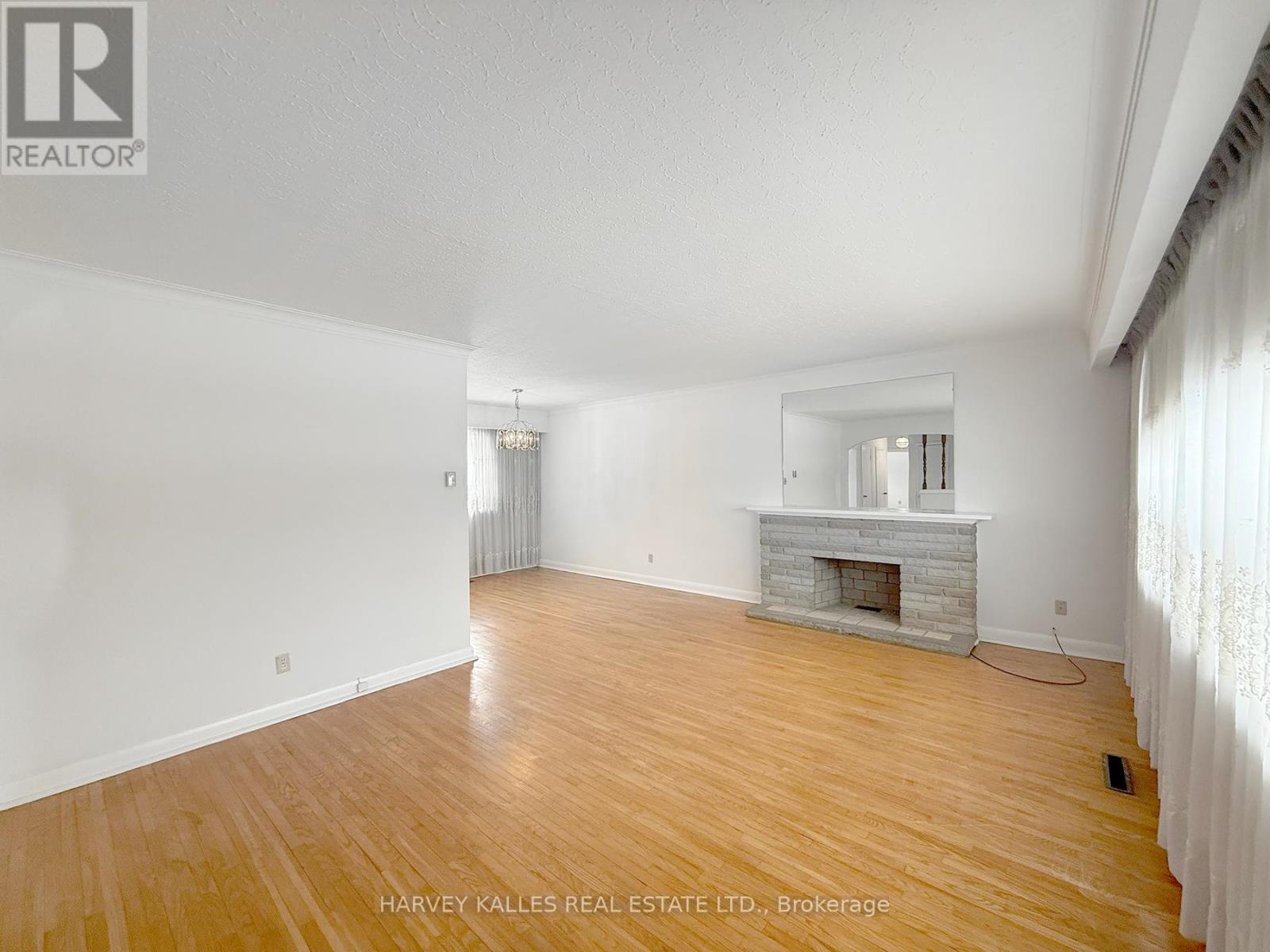 Main - 214 Dixon Road, Toronto, Ontario  M9P 2M1 - Photo 5 - W12744282
