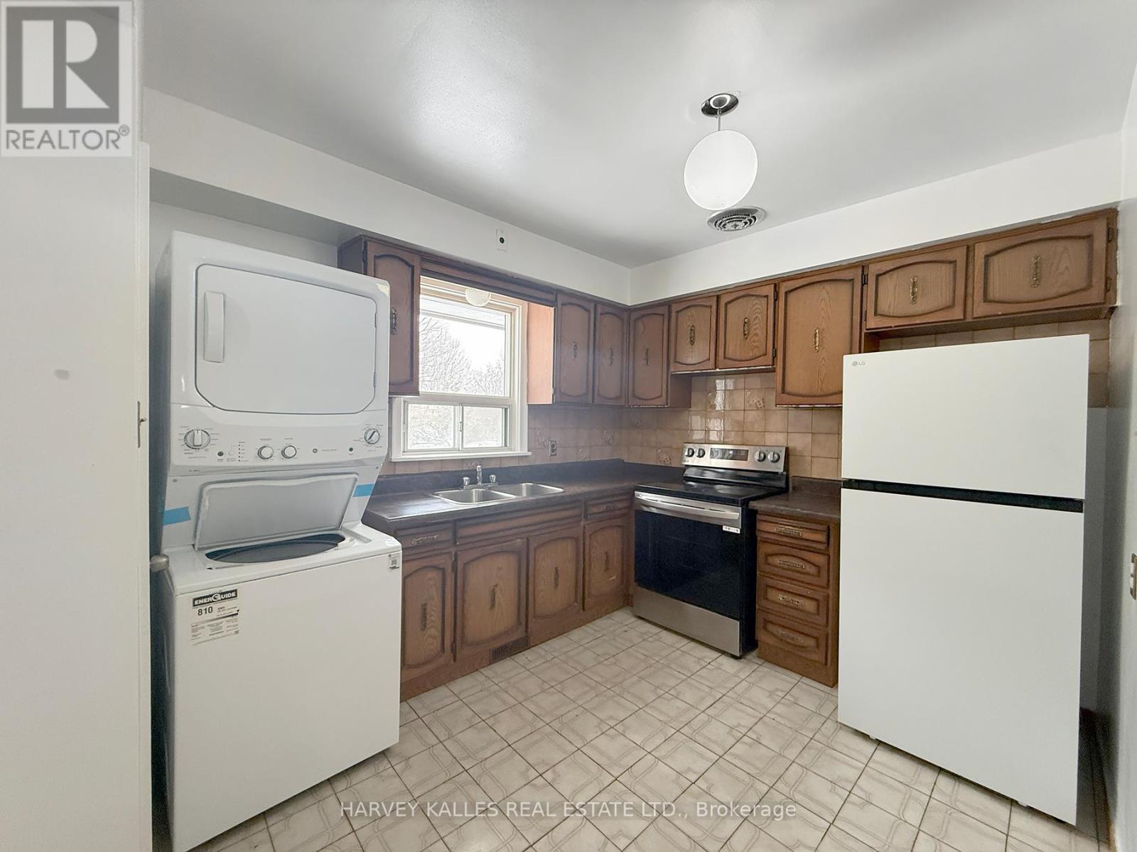 Main - 214 Dixon Road, Toronto, Ontario  M9P 2M1 - Photo 9 - W12744282