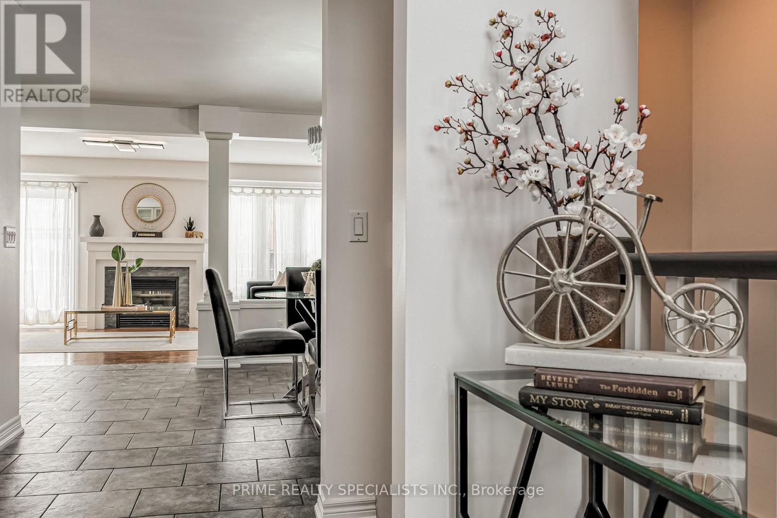 8460 Kelsey Crescent, Niagara Falls, Ontario  L2H 0E6 - Photo 5 - X12744310