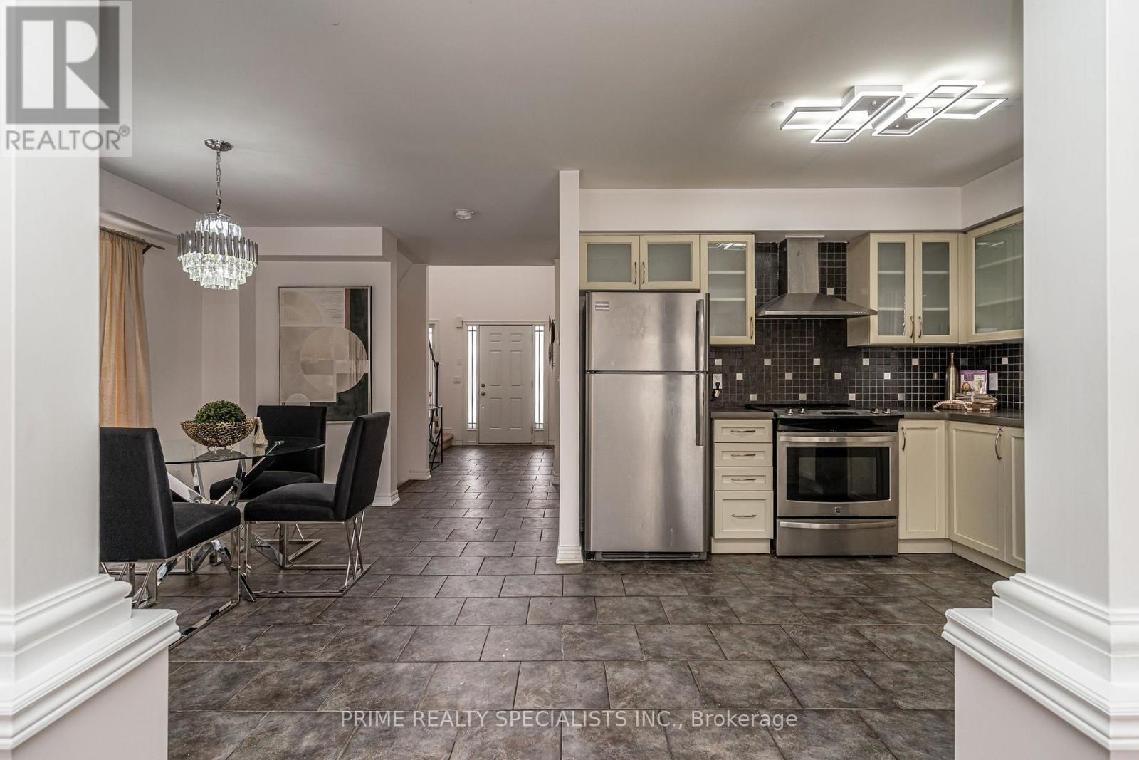 8460 Kelsey Crescent, Niagara Falls, Ontario  L2H 0E6 - Photo 12 - X12744314