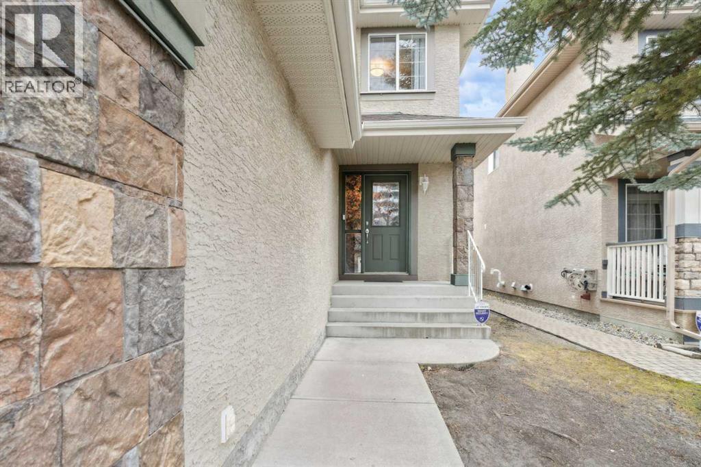 146 Everwillow Close Sw, Calgary, Alberta  T2Y 4G6 - Photo 3 - A2269572