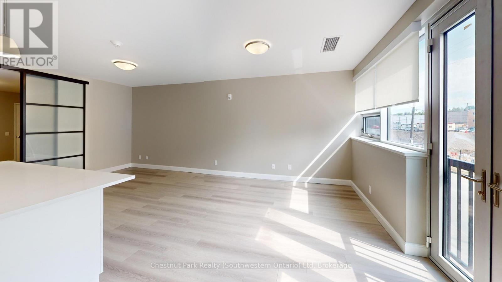 204 - 2 Quebec Street, Guelph, Ontario  N1H 2T2 - Photo 6 - X12744360