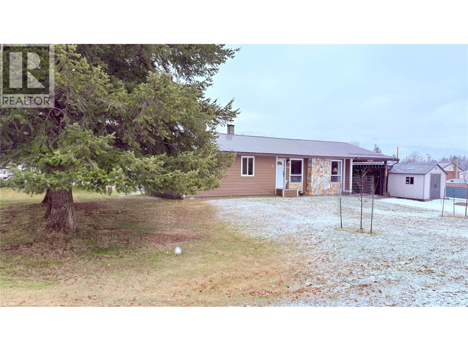 570 Eholt Street, Midway, British Columbia  V0H 1M0 - Photo 3 - 10374397