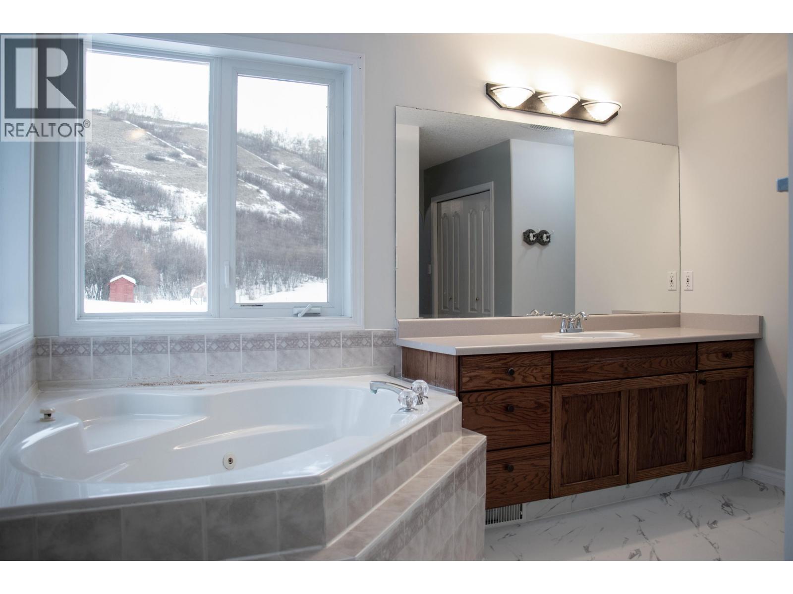 9824 Birch Avenue, Taylor, British Columbia  V0C 2K0 - Photo 17 - R3084864