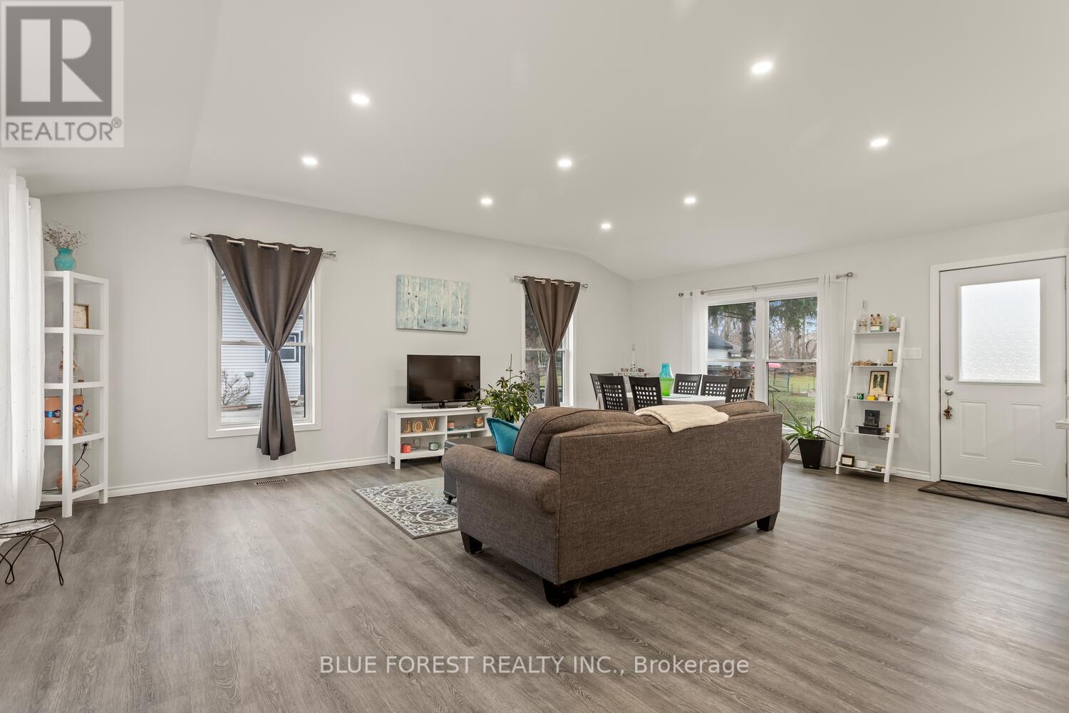 1148 Jane Street, West Elgin, Ontario  N0L 2P0 - Photo 13 - X12735476