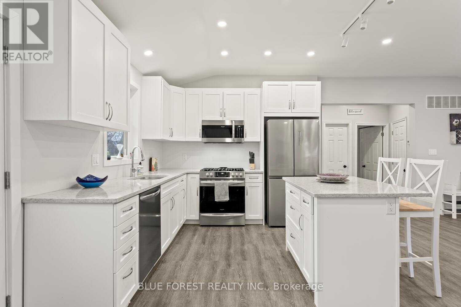 1148 Jane Street, West Elgin, Ontario  N0L 2P0 - Photo 4 - X12735476