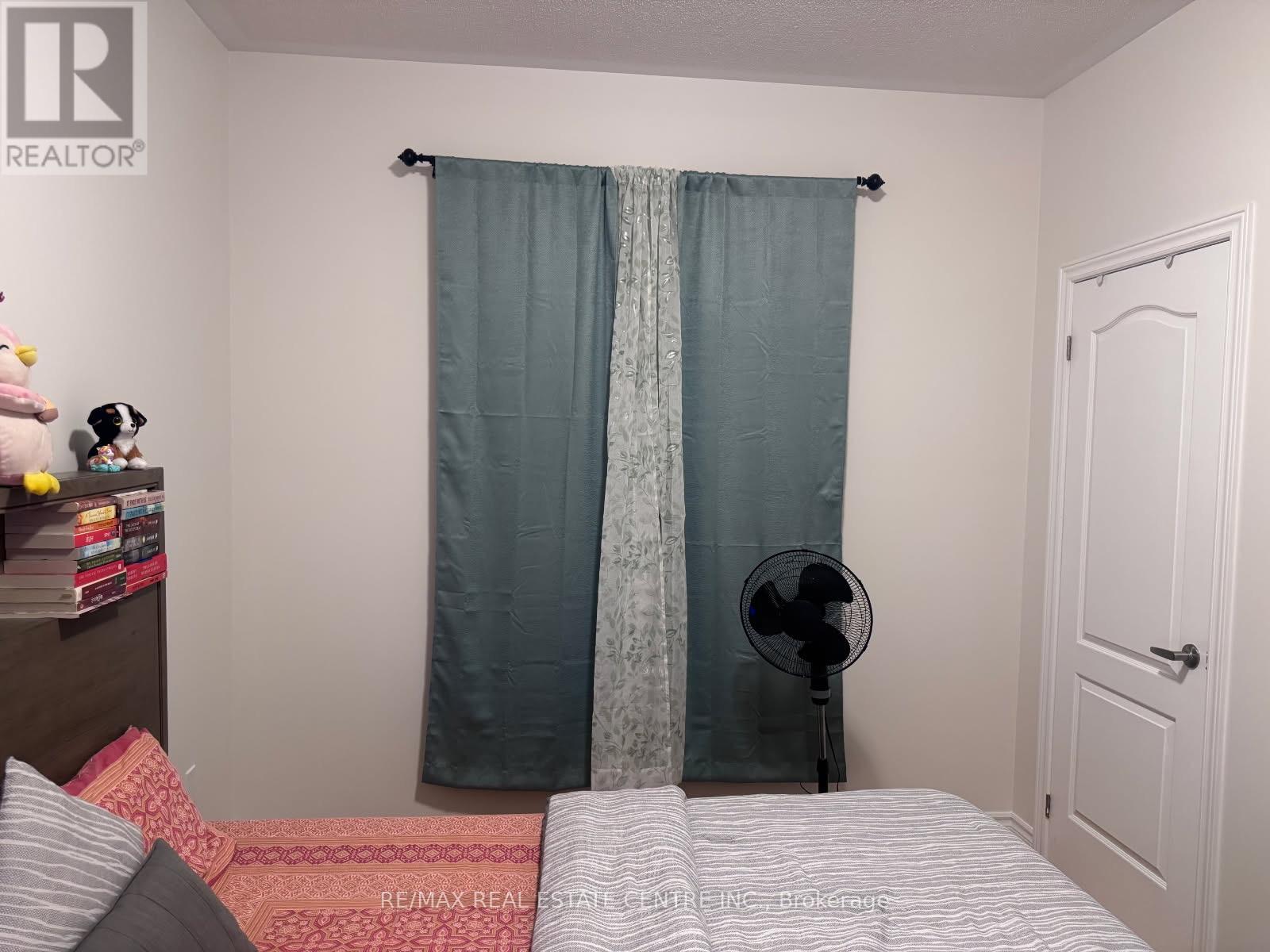 62 Hashmi Place, Brampton, Ontario  L6Y 6K1 - Photo 7 - W12744318