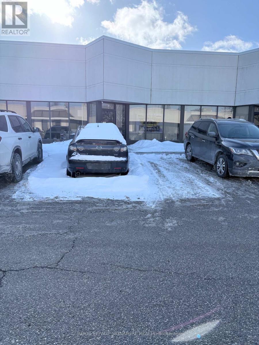 3 - 2798 Thamesgate Drive W, Mississauga, Ontario  L4T 4E8 - Photo 2 - W12744324