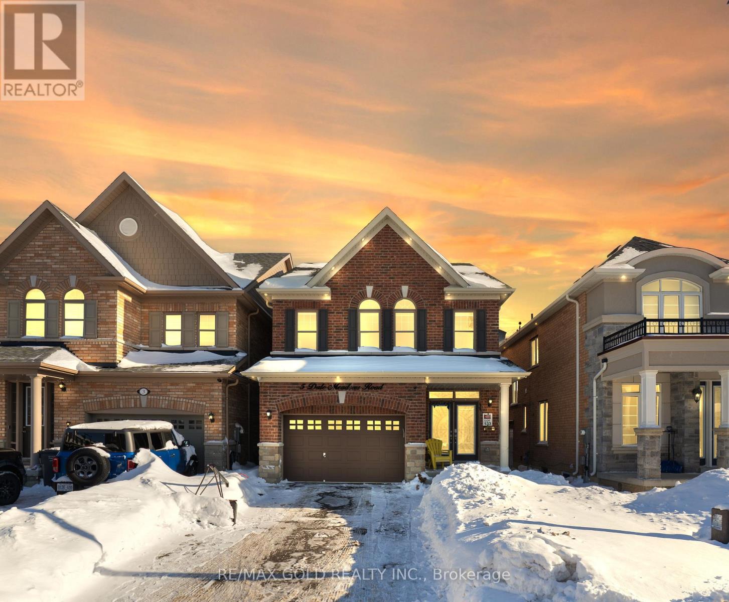 5 DALE MEADOWS ROAD, Brampton, Ontario