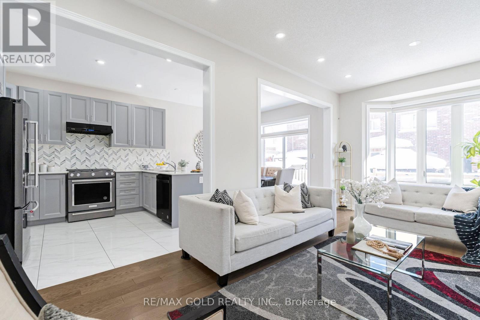 5 Dale Meadows Road, Brampton, Ontario  L7A 4Z9 - Photo 14 - W12744328