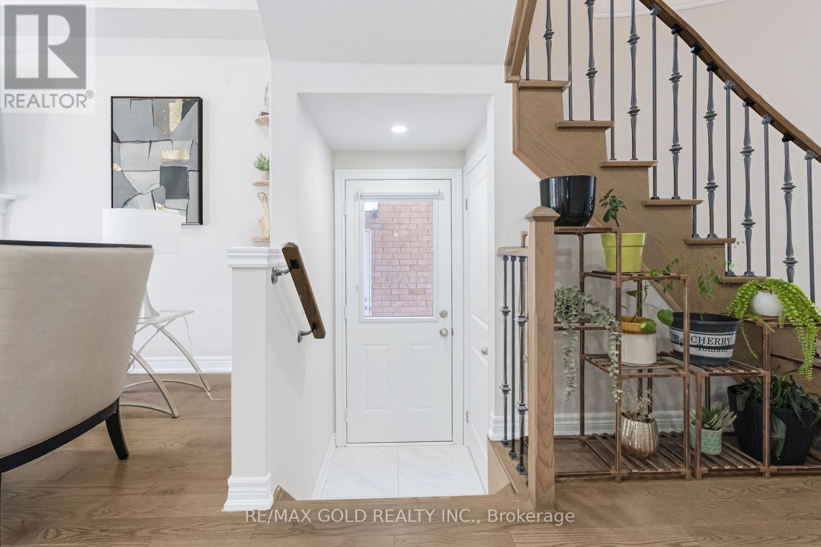 5 Dale Meadows Road, Brampton, Ontario  L7A 4Z9 - Photo 18 - W12744328