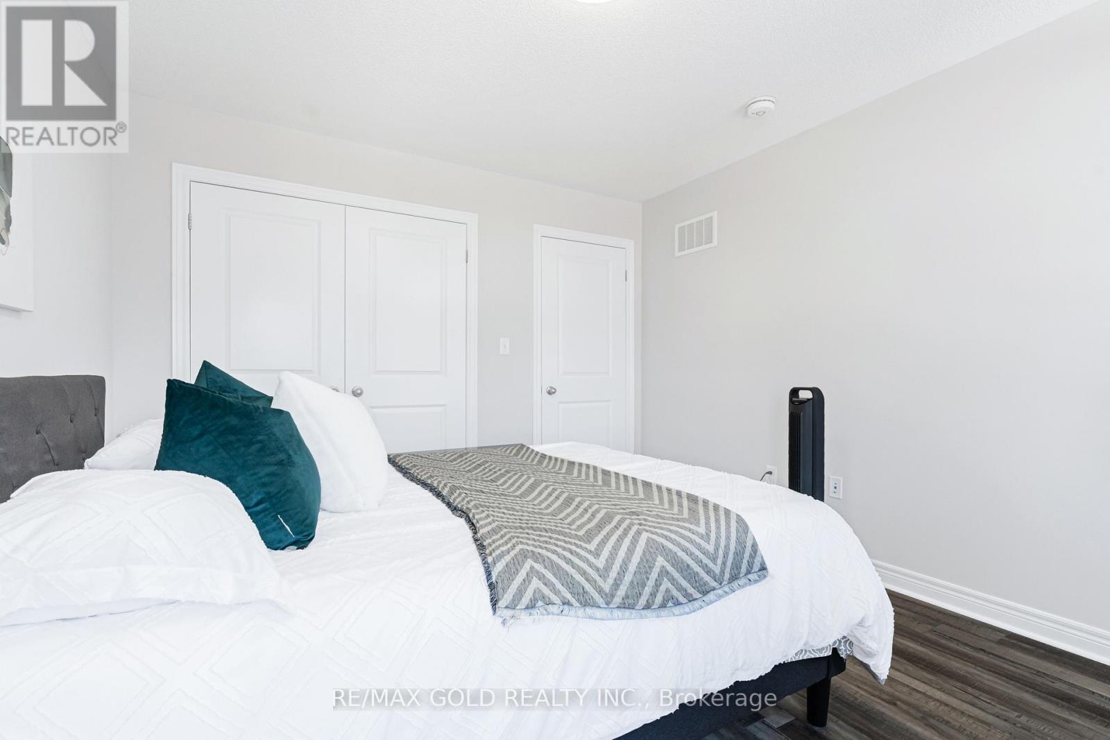 5 Dale Meadows Road, Brampton, Ontario  L7A 4Z9 - Photo 26 - W12744328