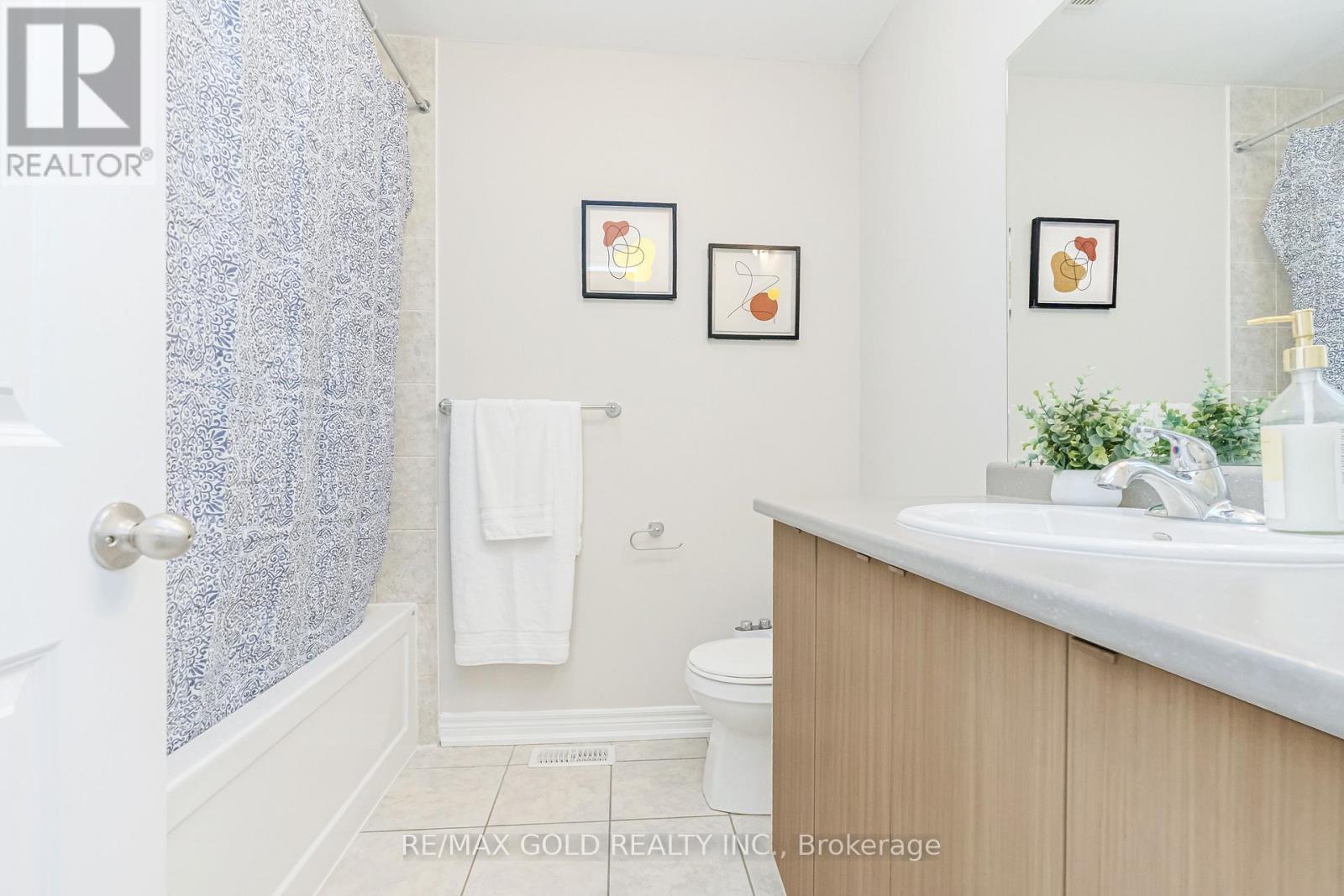 5 Dale Meadows Road, Brampton, Ontario  L7A 4Z9 - Photo 28 - W12744328