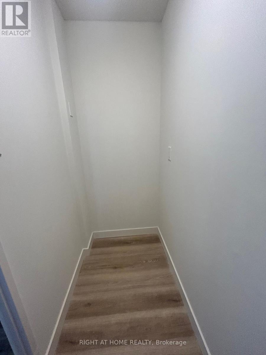 809 - 3700 Kaneff Crescent, Mississauga, Ontario  L5A 4B8 - Photo 6 - W12744340