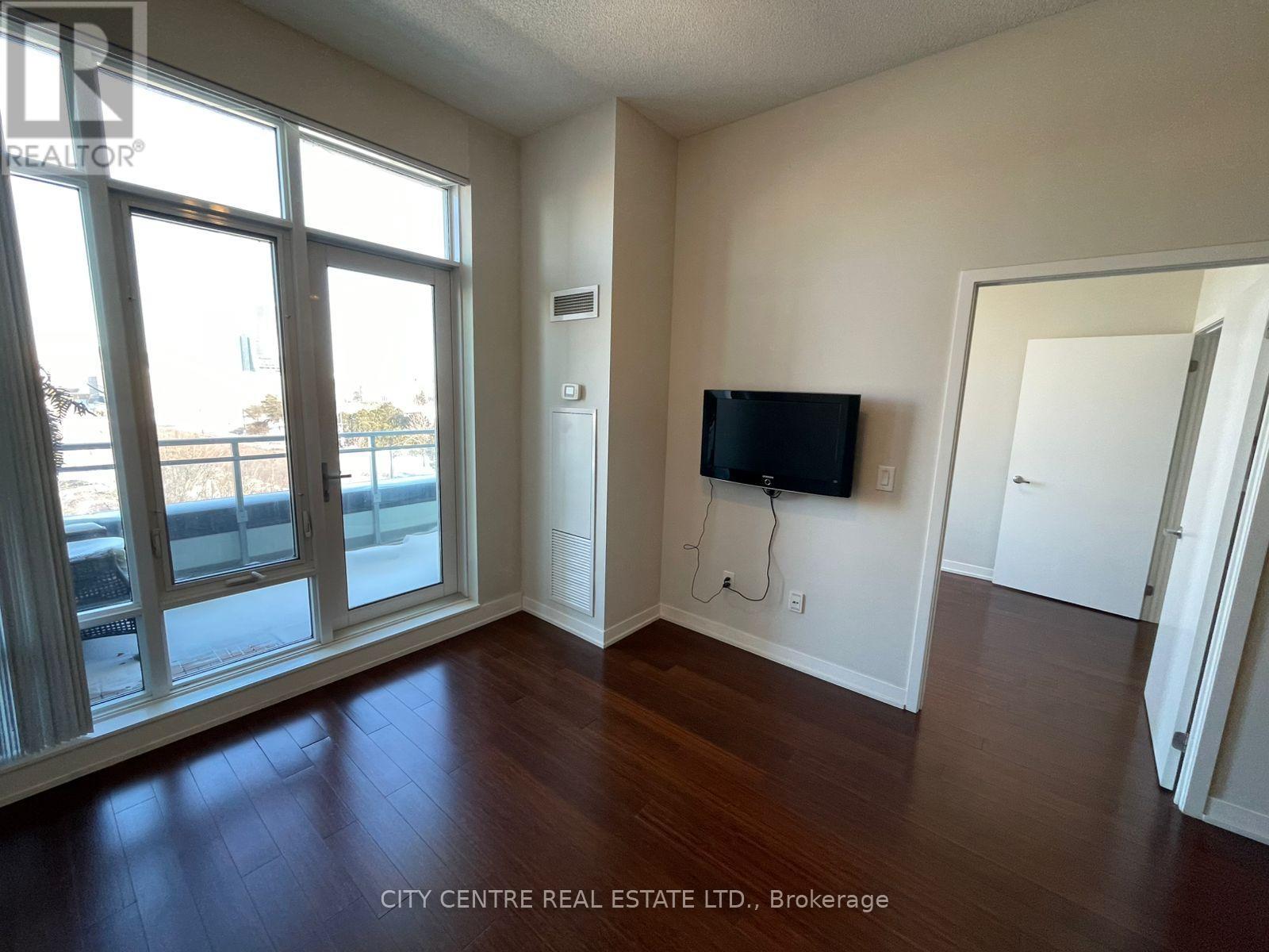 401 - 365 Prince Of Wales Drive, Mississauga, Ontario  L5B 0G6 - Photo 6 - W12744344