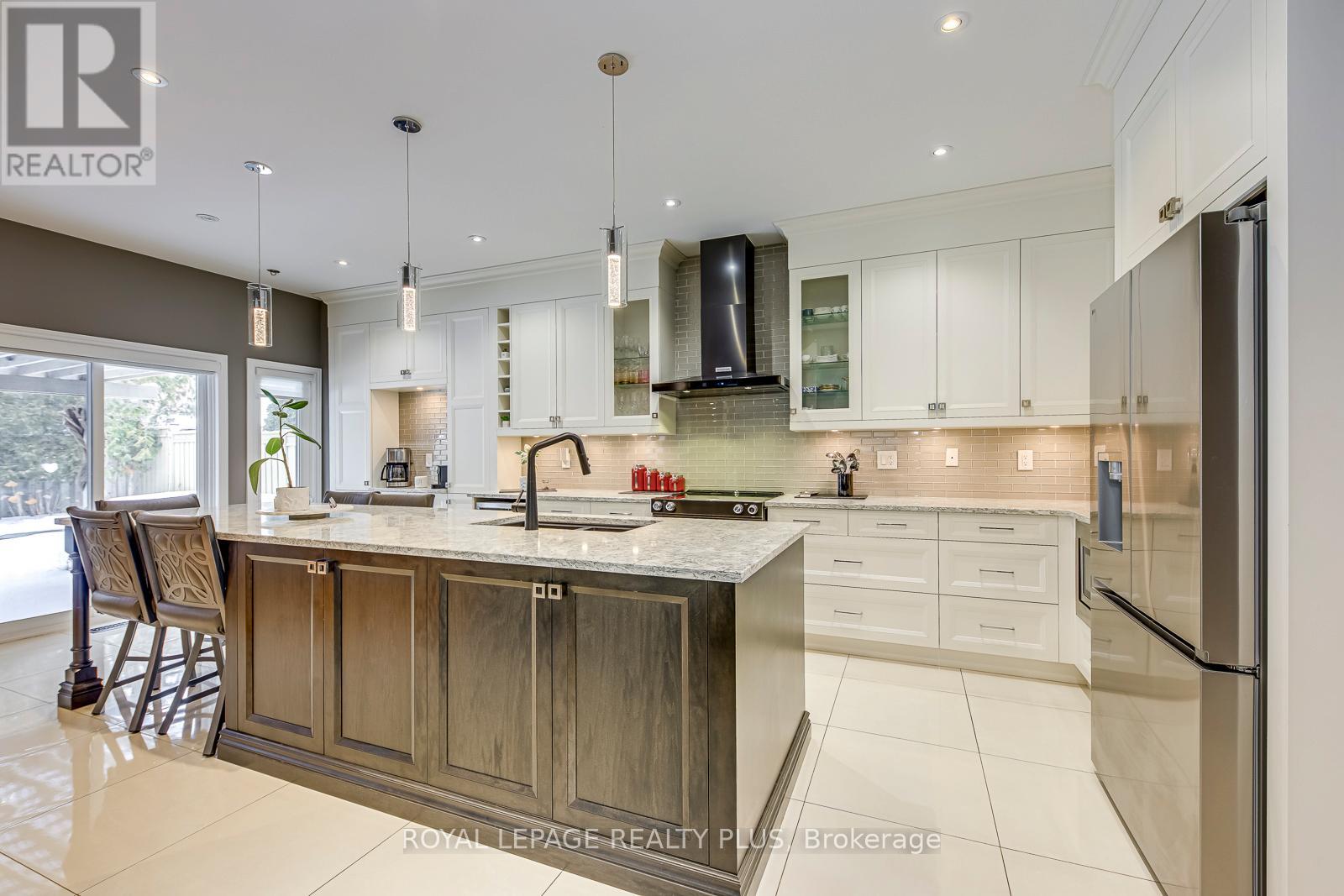 509 Crimson Oak Trail, Oakville, Ontario  L6H 7A3 - Photo 11 - W12744358