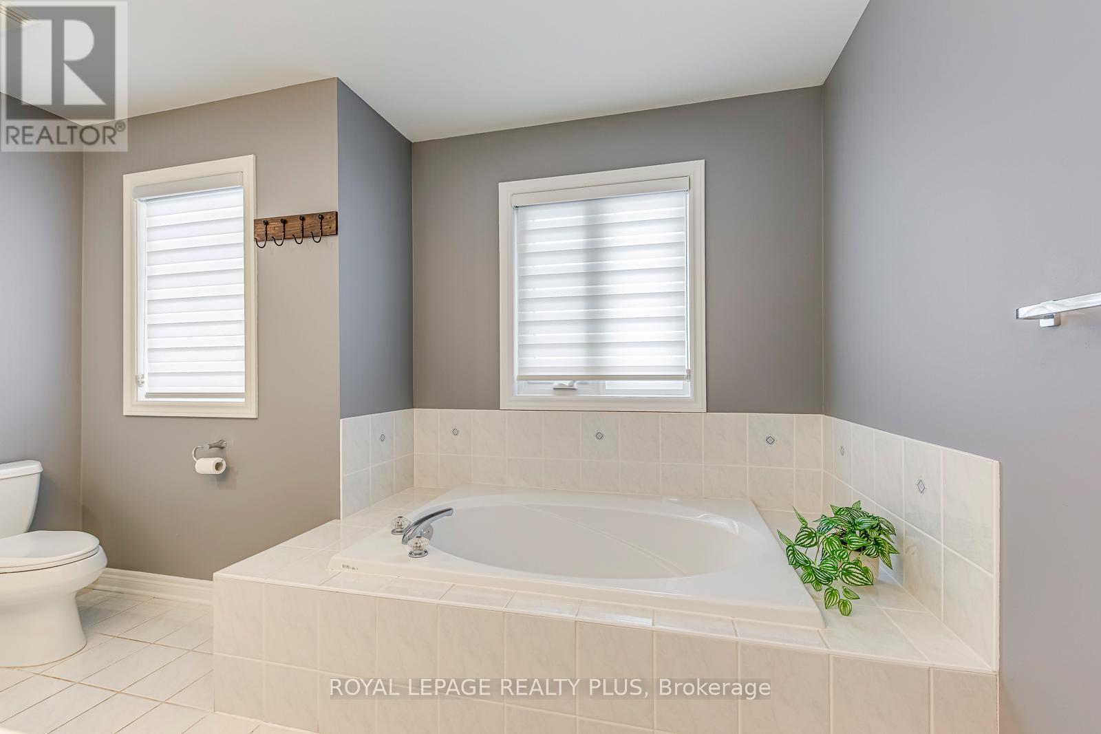 509 Crimson Oak Trail, Oakville, Ontario  L6H 7A3 - Photo 31 - W12744358