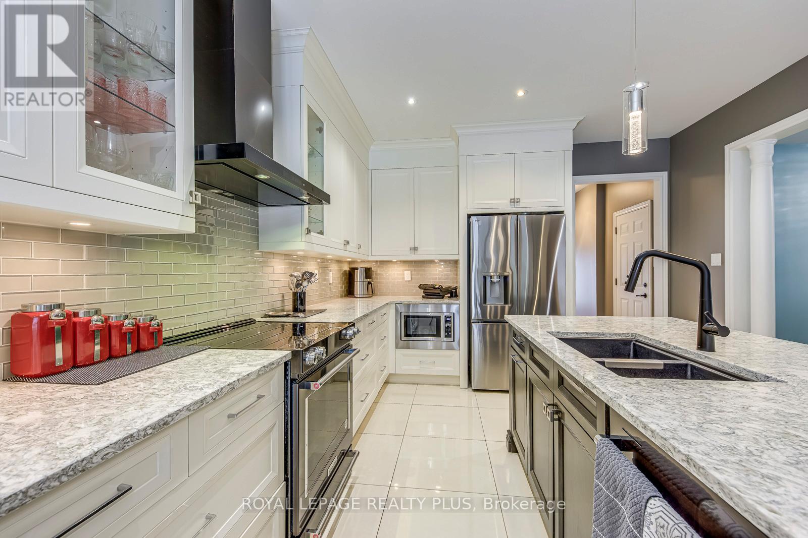 509 Crimson Oak Trail, Oakville, Ontario  L6H 7A3 - Photo 9 - W12744358