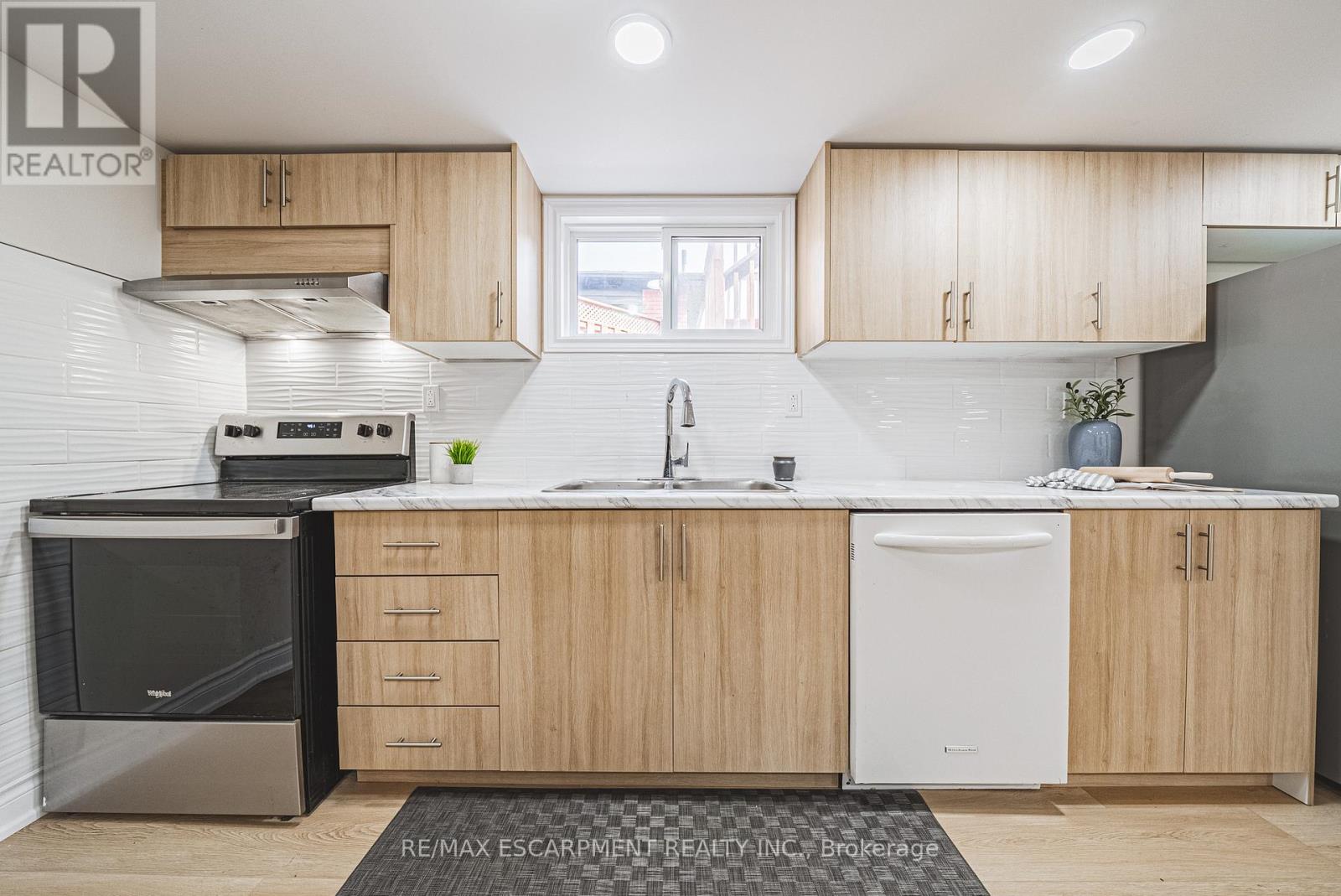 131 Welbourn Drive, Hamilton, Ontario  L9A 3N5 - Photo 24 - X12744352