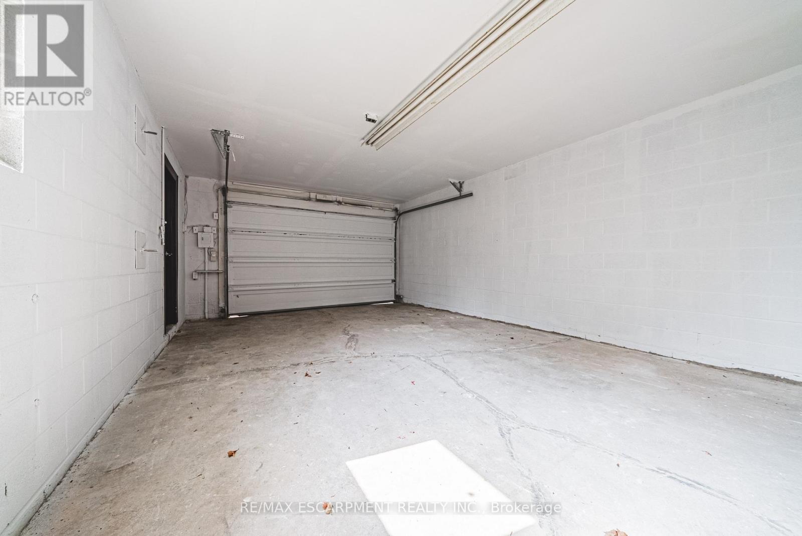 131 Welbourn Drive, Hamilton, Ontario  L9A 3N5 - Photo 37 - X12744352