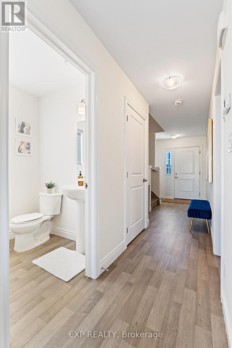 10 Cobblestone Street, Belleville (Belleville Ward), Ontario  K8P 0E4 - Photo 6 - X12690032