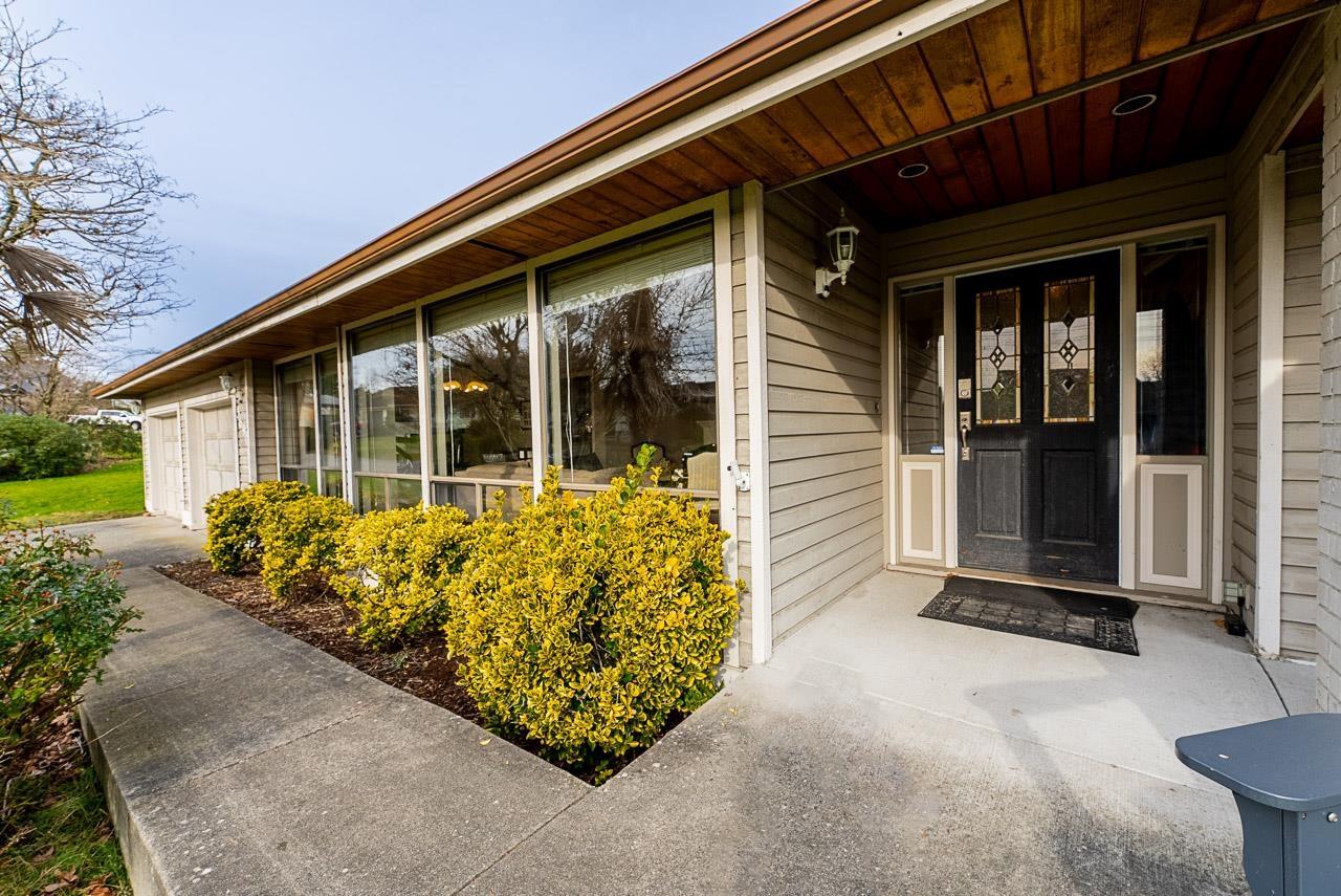 5690 W SUNRISE CRESCENT, Surrey, British Columbia