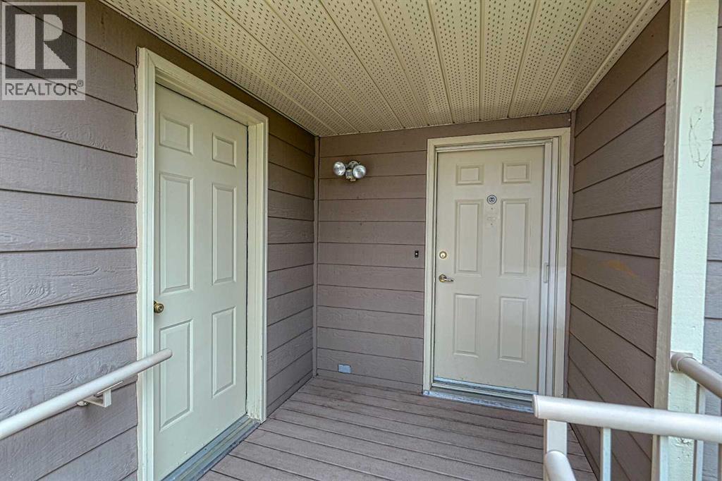 21 Welch Crescent, Okotoks, Alberta  T1S 1H2 - Photo 3 - A2267390