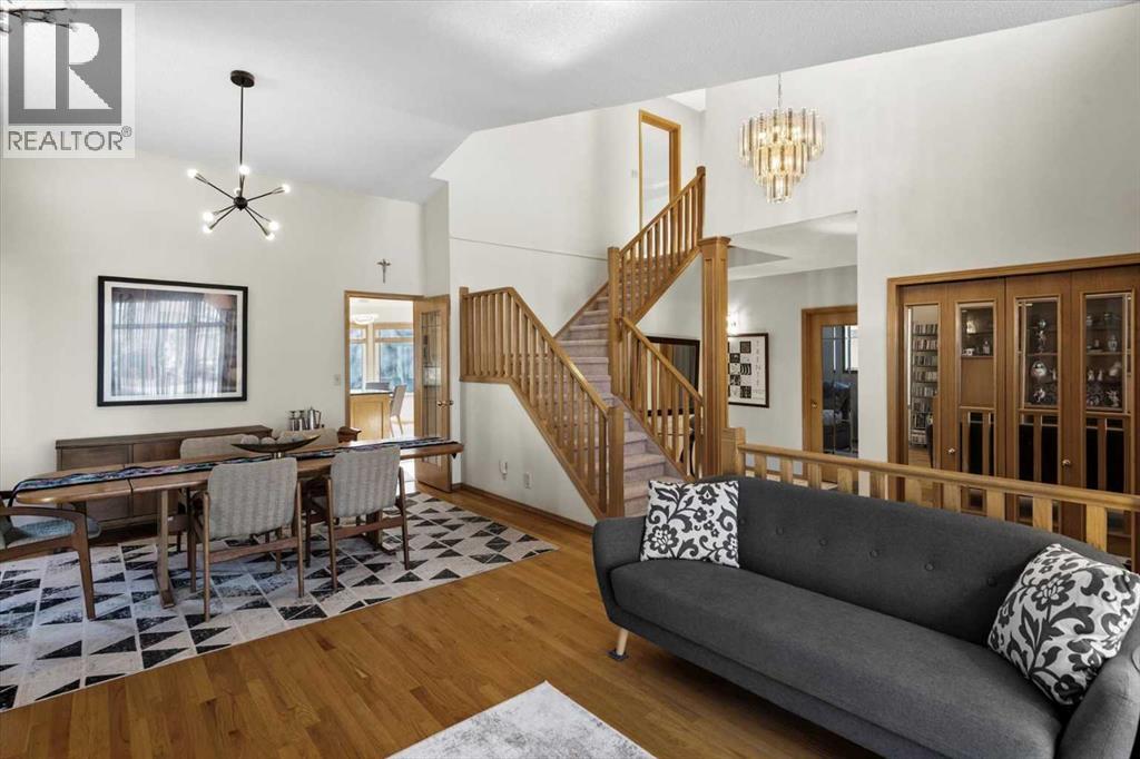 332 Hawkstone Close Nw, Calgary, Alberta  T3G 3P2 - Photo 7 - A2279806