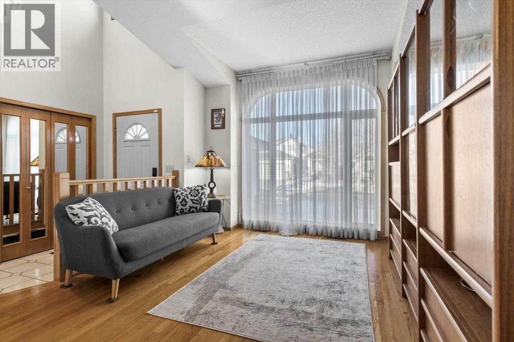 332 Hawkstone Close Nw, Calgary, Alberta  T3G 3P2 - Photo 6 - A2279806