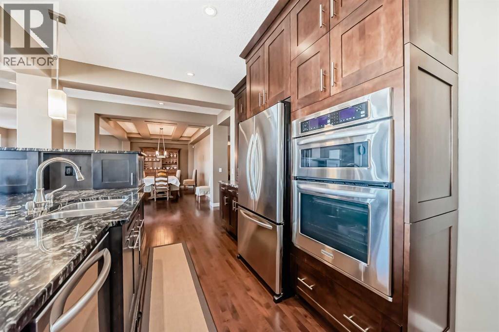 49 Crestridge View Sw, Calgary, Alberta  T3B 0M1 - Photo 5 - A2280495