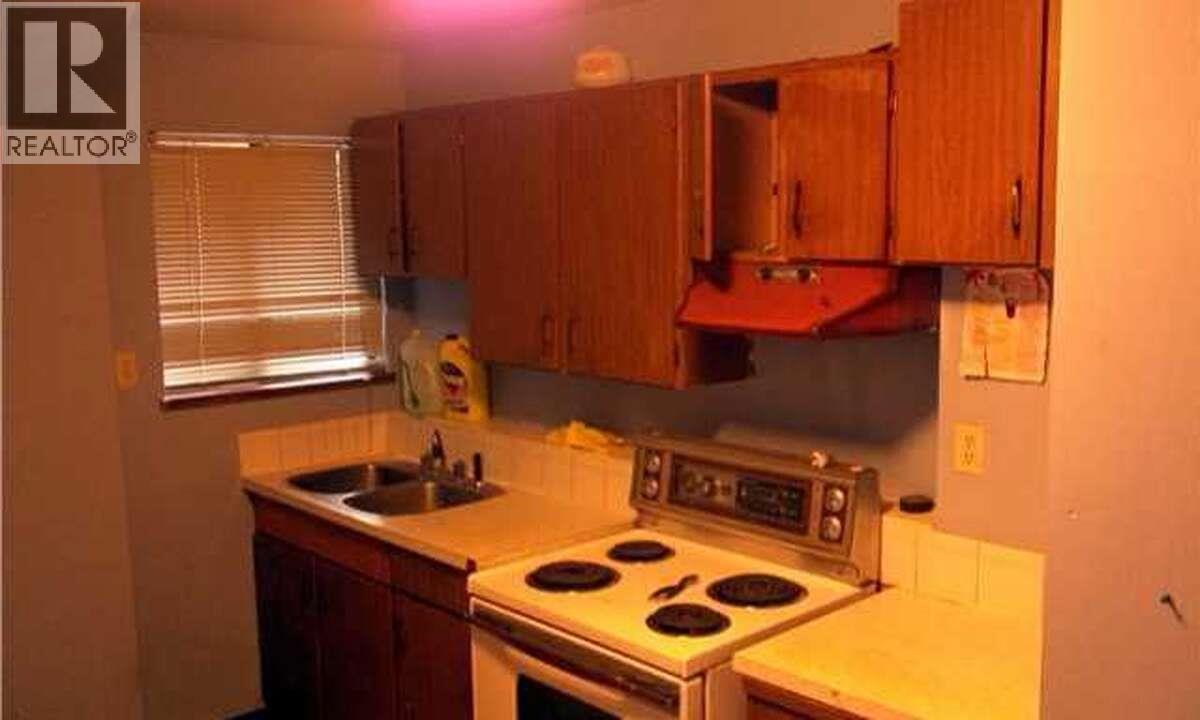 1810 Taylor Street, Port Coquitlam, British Columbia  V3C 4S8 - Photo 8 - R3085078