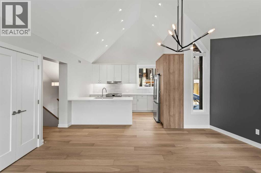 201j, 209 Stewart Creek Rise, Canmore, Alberta  T1W 0N9 - Photo 2 - A2260034