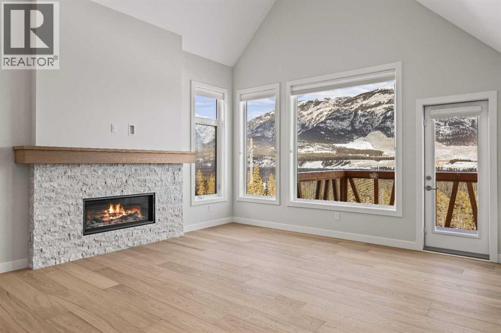 201j, 209 Stewart Creek Rise, Canmore, Alberta  T1W 0N9 - Photo 4 - A2260034