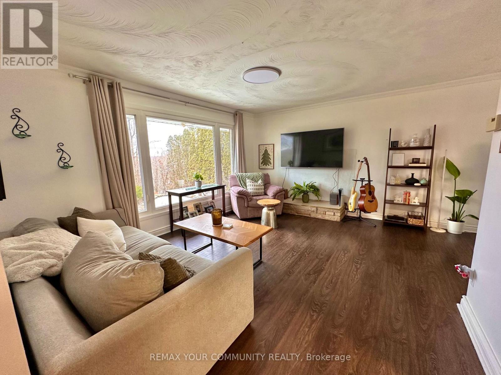 147 Grandview Street S, Oshawa, Ontario  L1H 7C6 - Photo 2 - E12744392