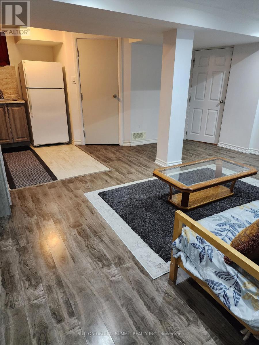 (Bsmt) - 1525 Willow Way, Mississauga, Ontario  L5M 4A1 - Photo 4 - W12744368